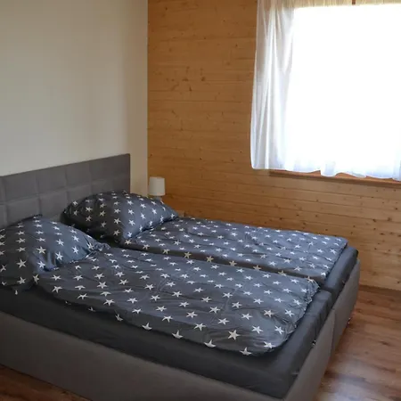 شقة Fuerjes Apartmanhazak *