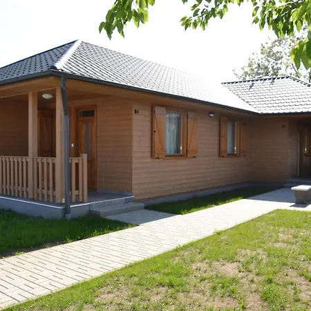 Fuerjes Apartmanhazak شقة