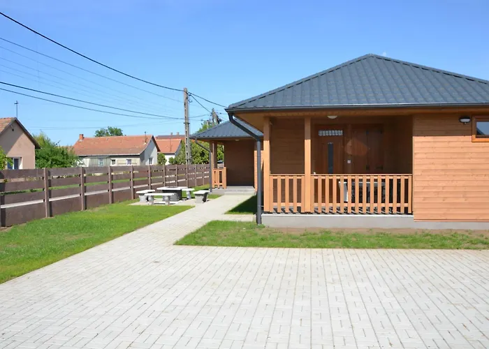 Fuerjes Apartmanhazak شقة